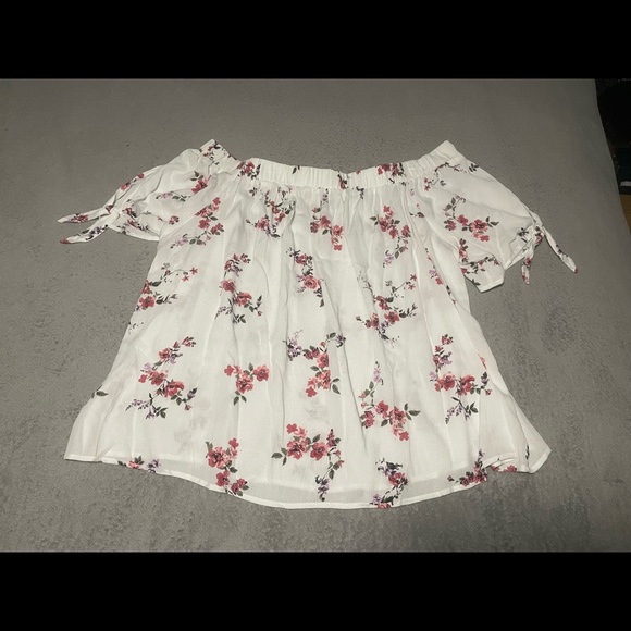 Pennington’s In Every Story white floral off shoulder blouse size 2X. - Picture 2 of 6